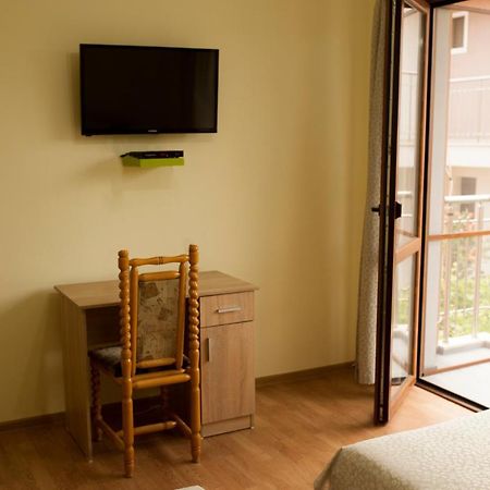 Alfa Guest House Varna Esterno foto