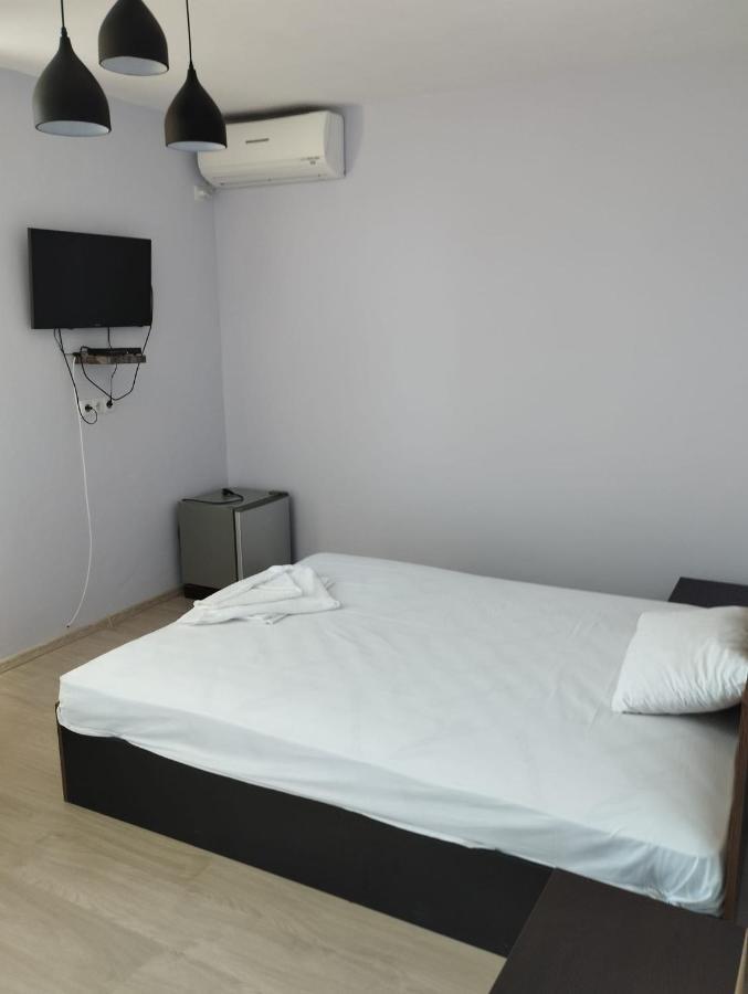 Alfa Guest House Varna Esterno foto