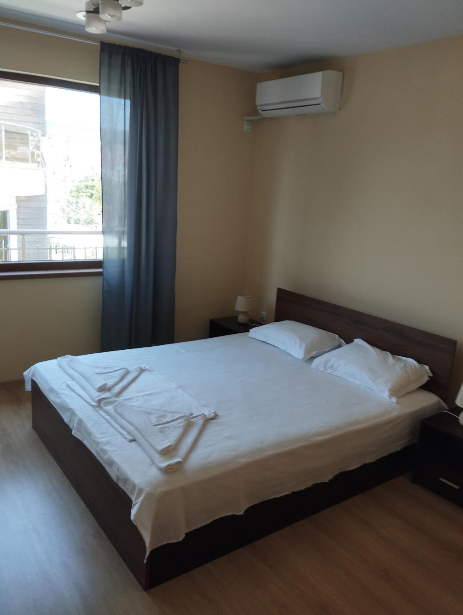 Alfa Guest House Varna Esterno foto