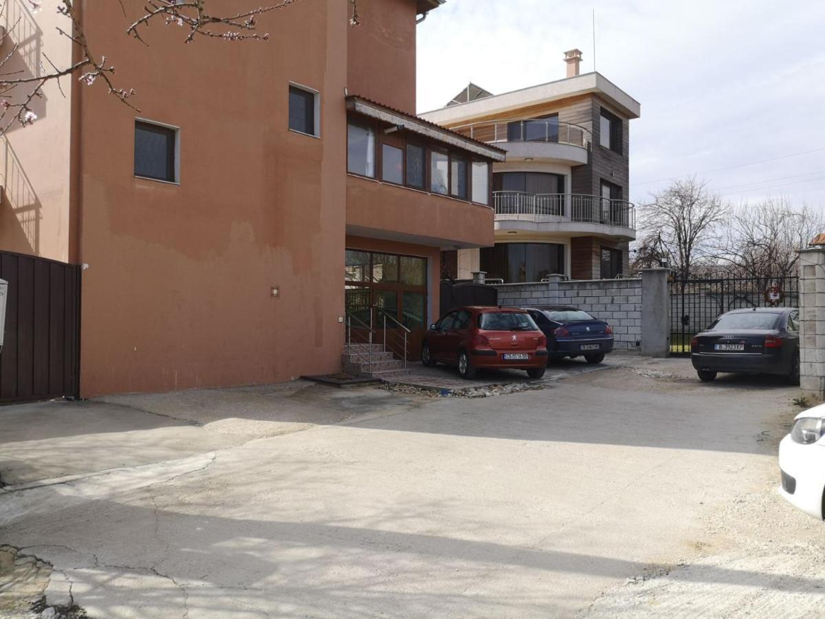 Alfa Guest House Varna Esterno foto