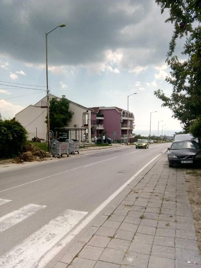 Alfa Guest House Varna Esterno foto