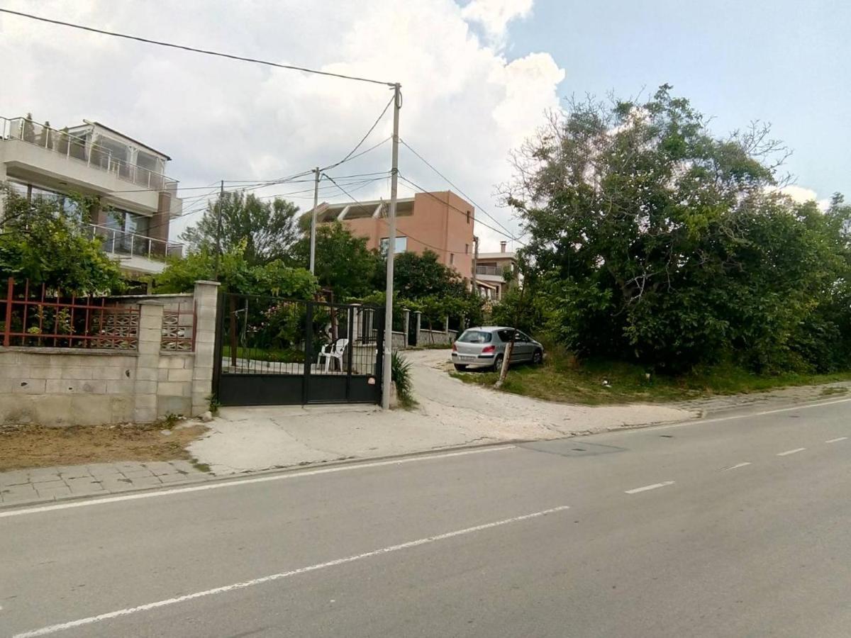 Alfa Guest House Varna Esterno foto