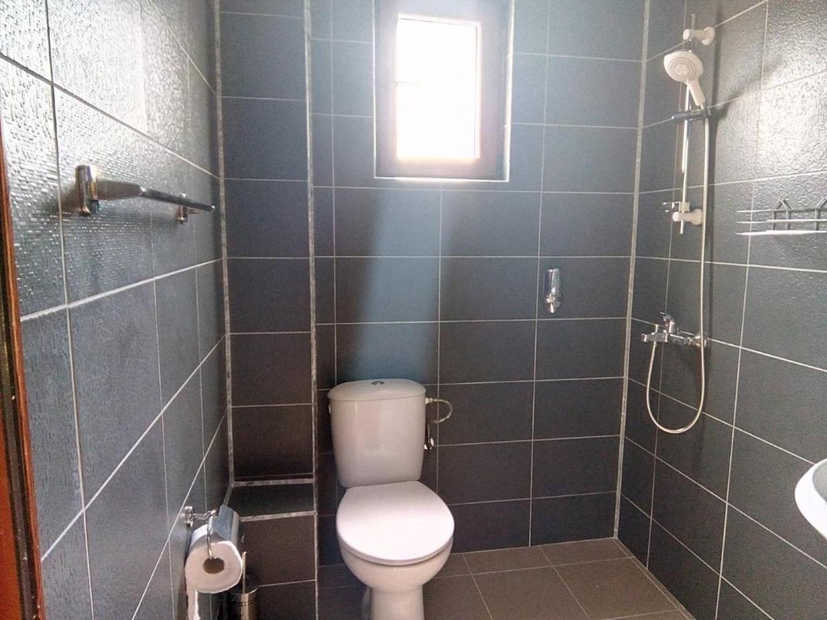 Alfa Guest House Varna Esterno foto