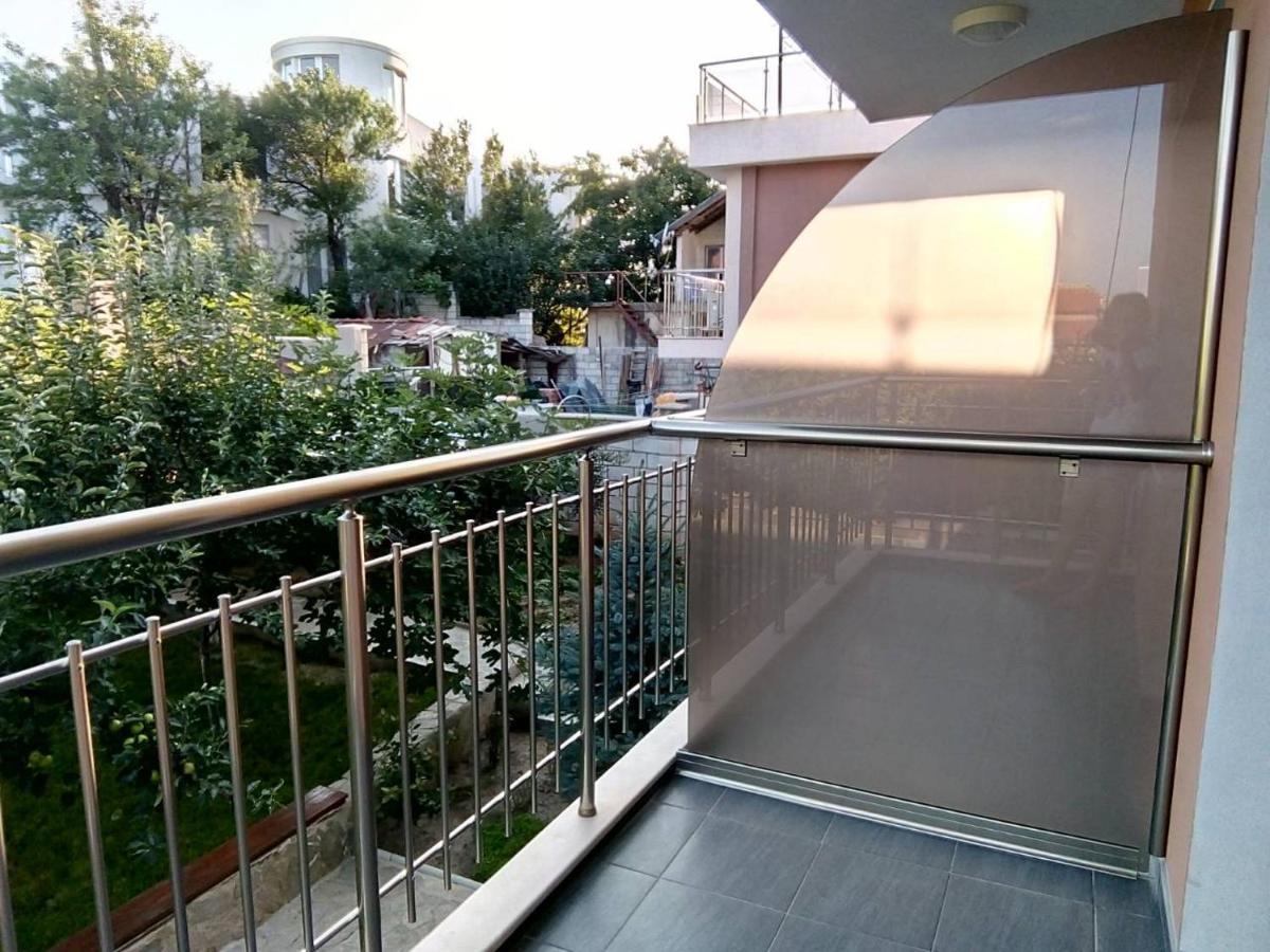 Alfa Guest House Varna Esterno foto