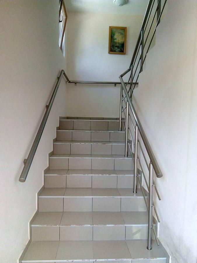 Alfa Guest House Varna Esterno foto