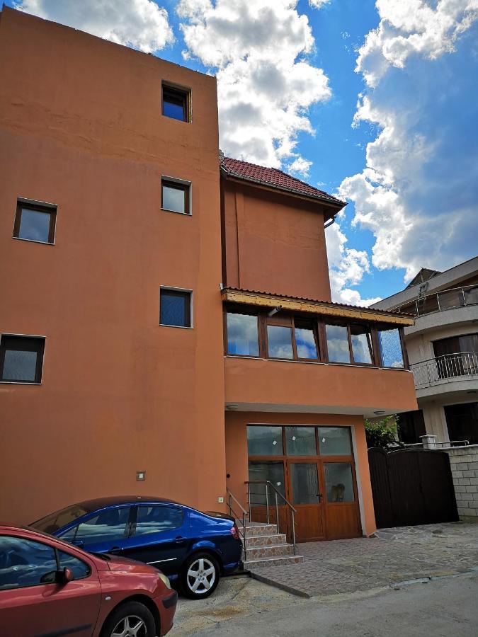 Alfa Guest House Varna Esterno foto