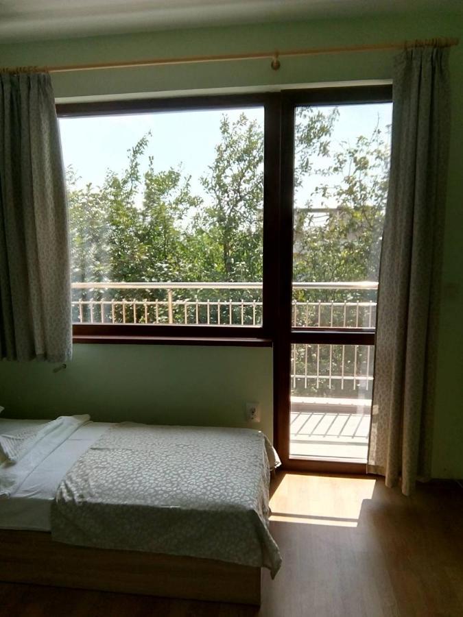 Alfa Guest House Varna Esterno foto