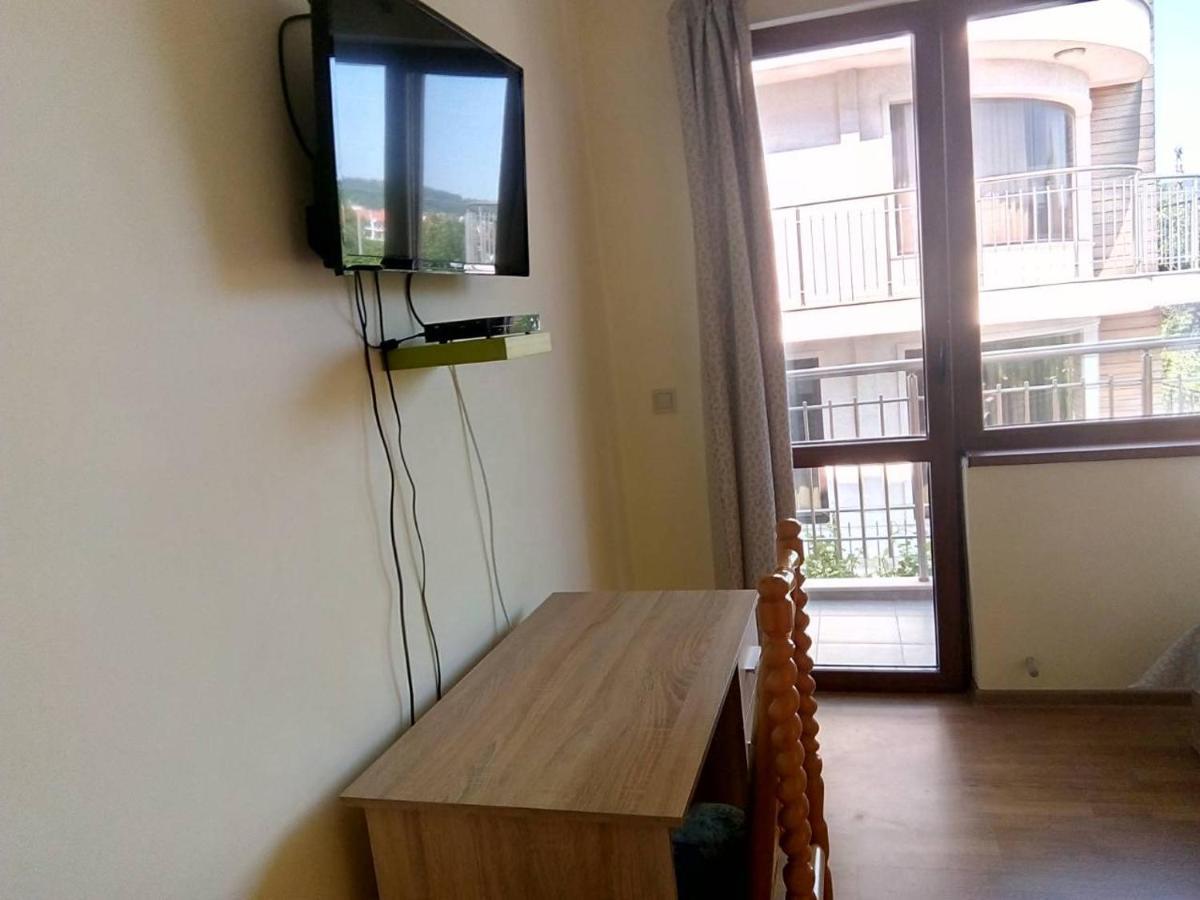 Alfa Guest House Varna Esterno foto