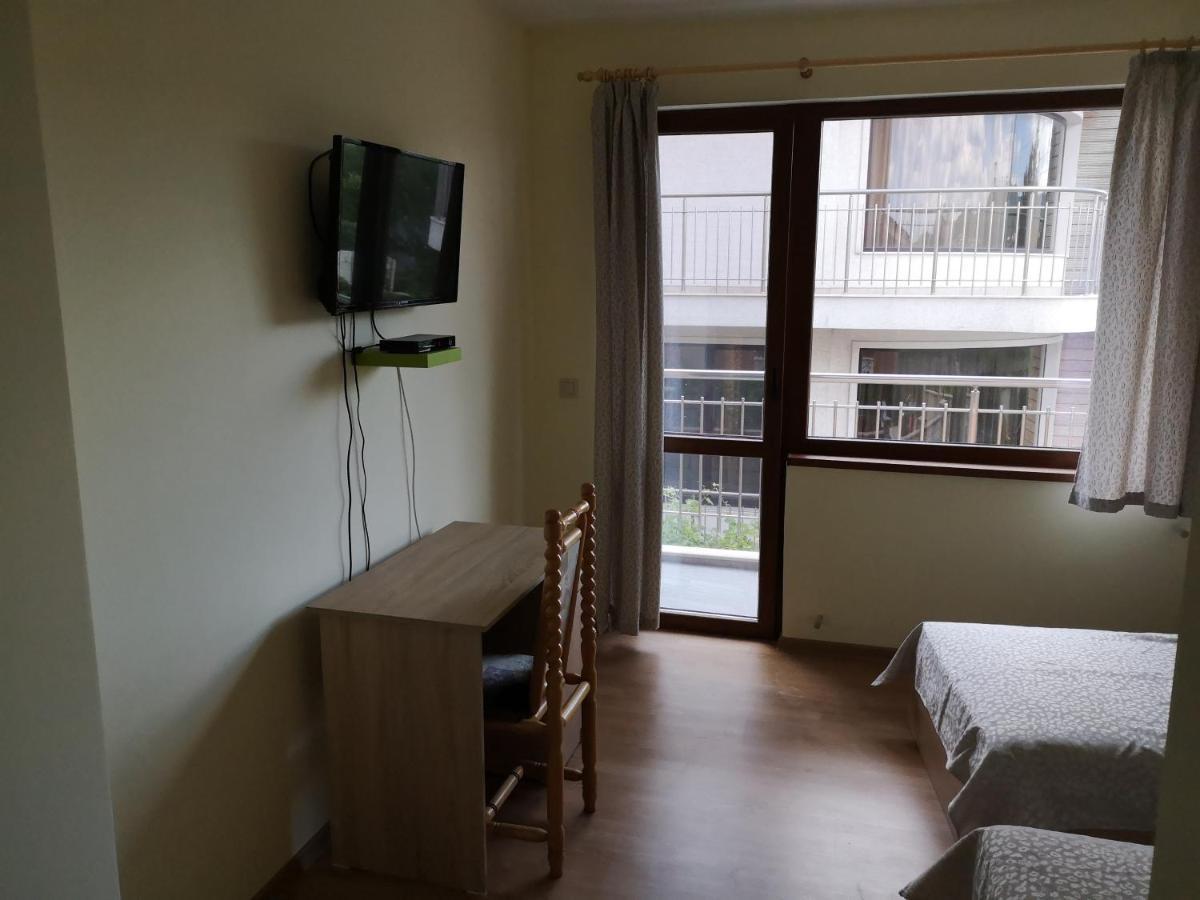Alfa Guest House Varna Esterno foto