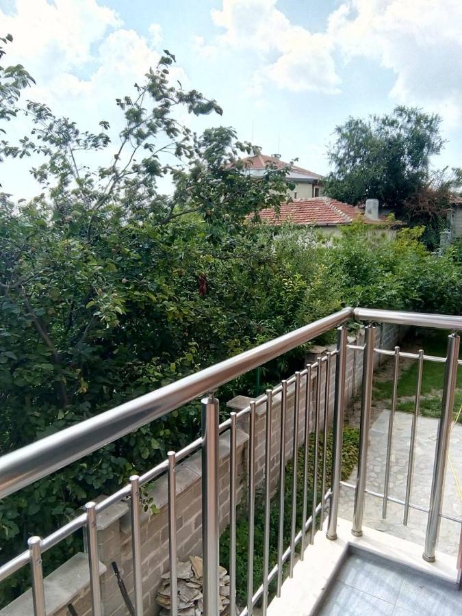 Alfa Guest House Varna Esterno foto