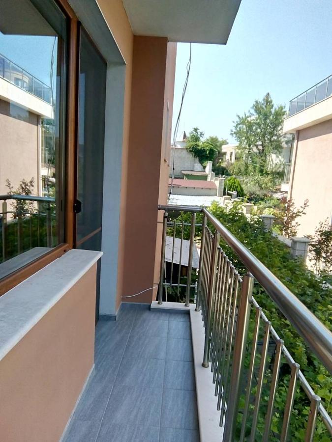 Alfa Guest House Varna Esterno foto