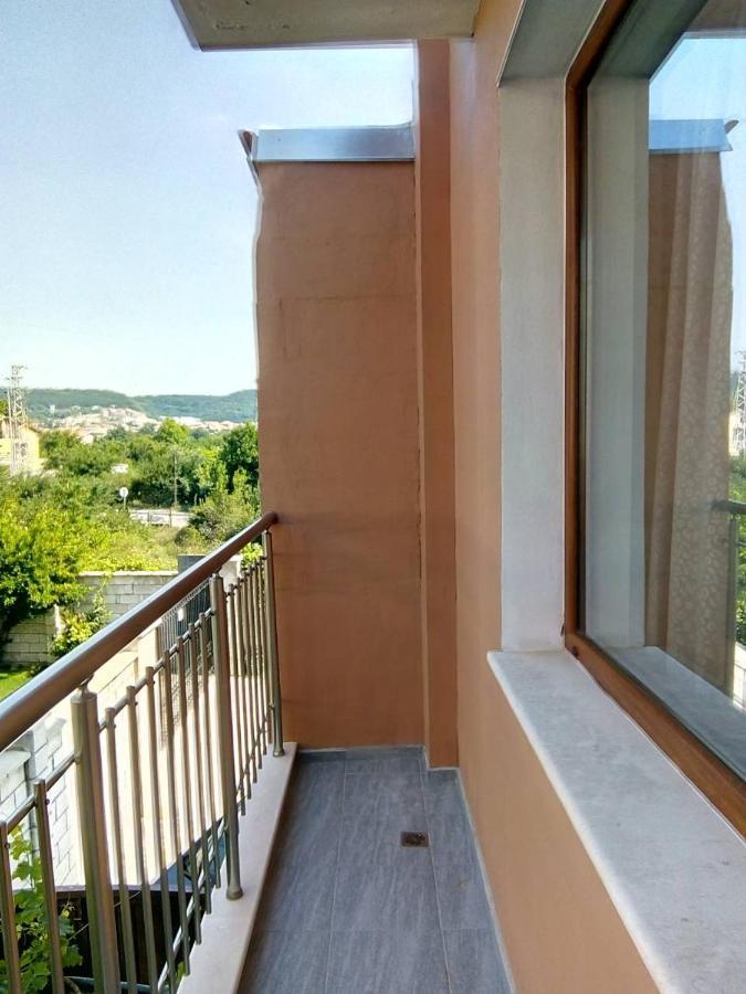 Alfa Guest House Varna Esterno foto