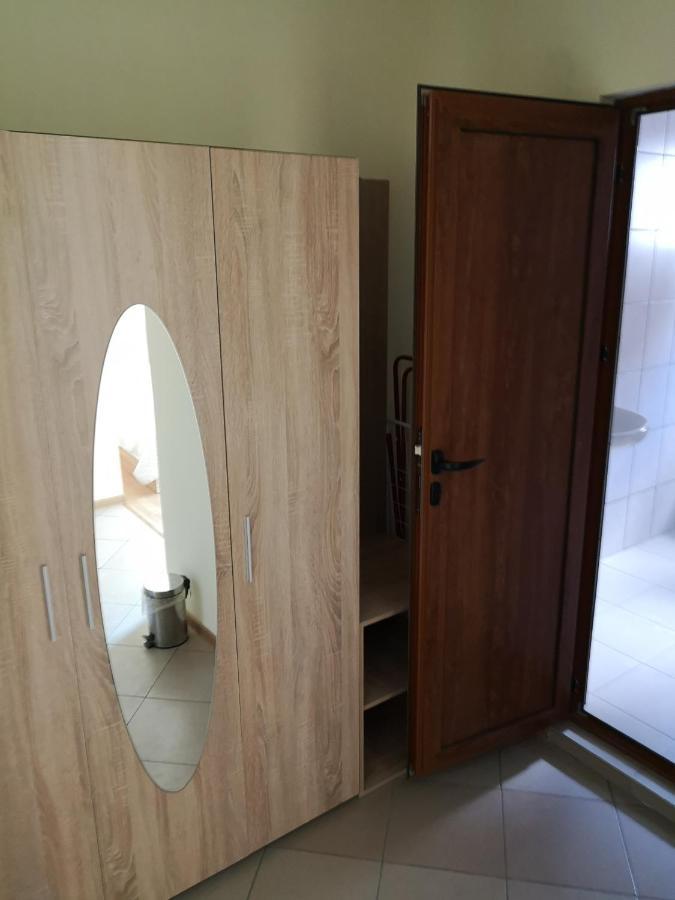 Alfa Guest House Varna Esterno foto