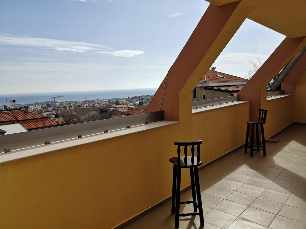 Alfa Guest House Varna Esterno foto