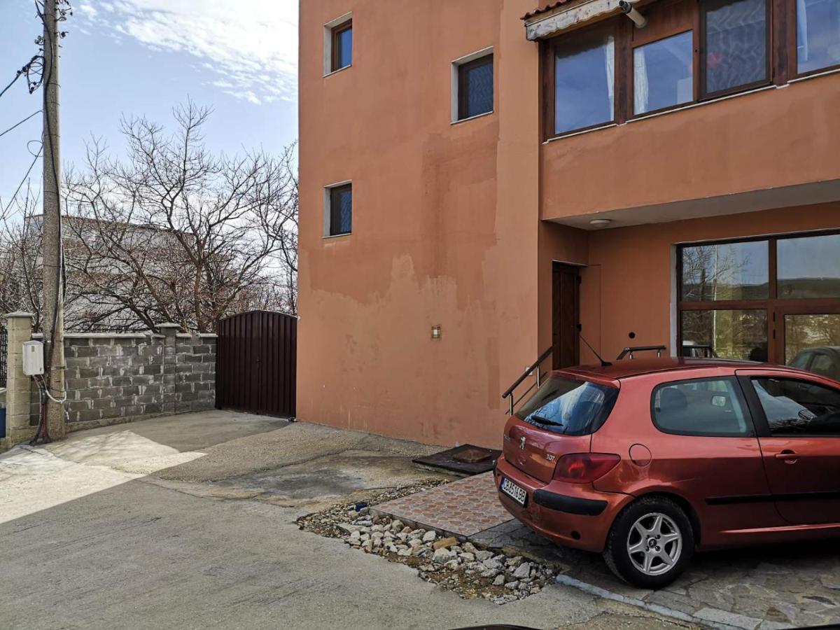 Alfa Guest House Varna Esterno foto