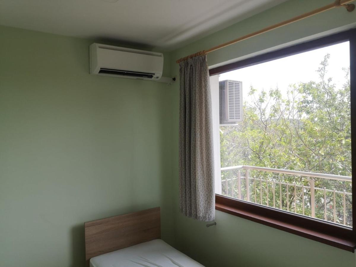 Alfa Guest House Varna Esterno foto
